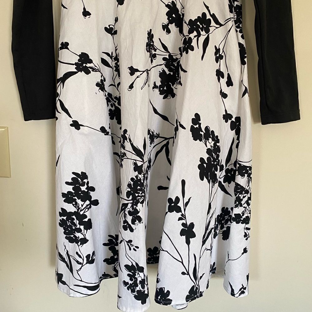 Mixfeer Dress Black White Floral Long Sleeve Womens Size Medium NEW - Picture 2 of 8